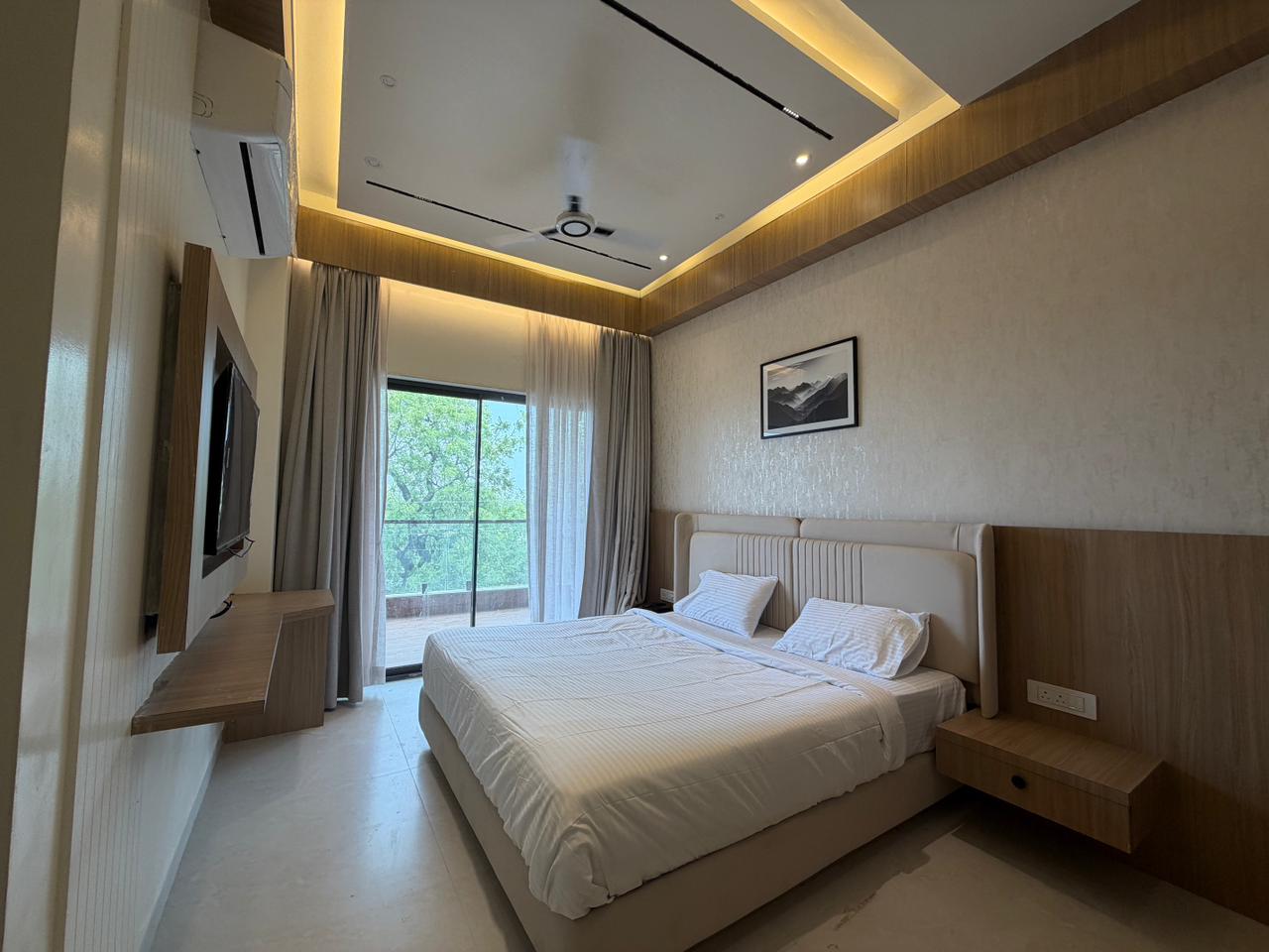 AC Deluxe — Double Bed